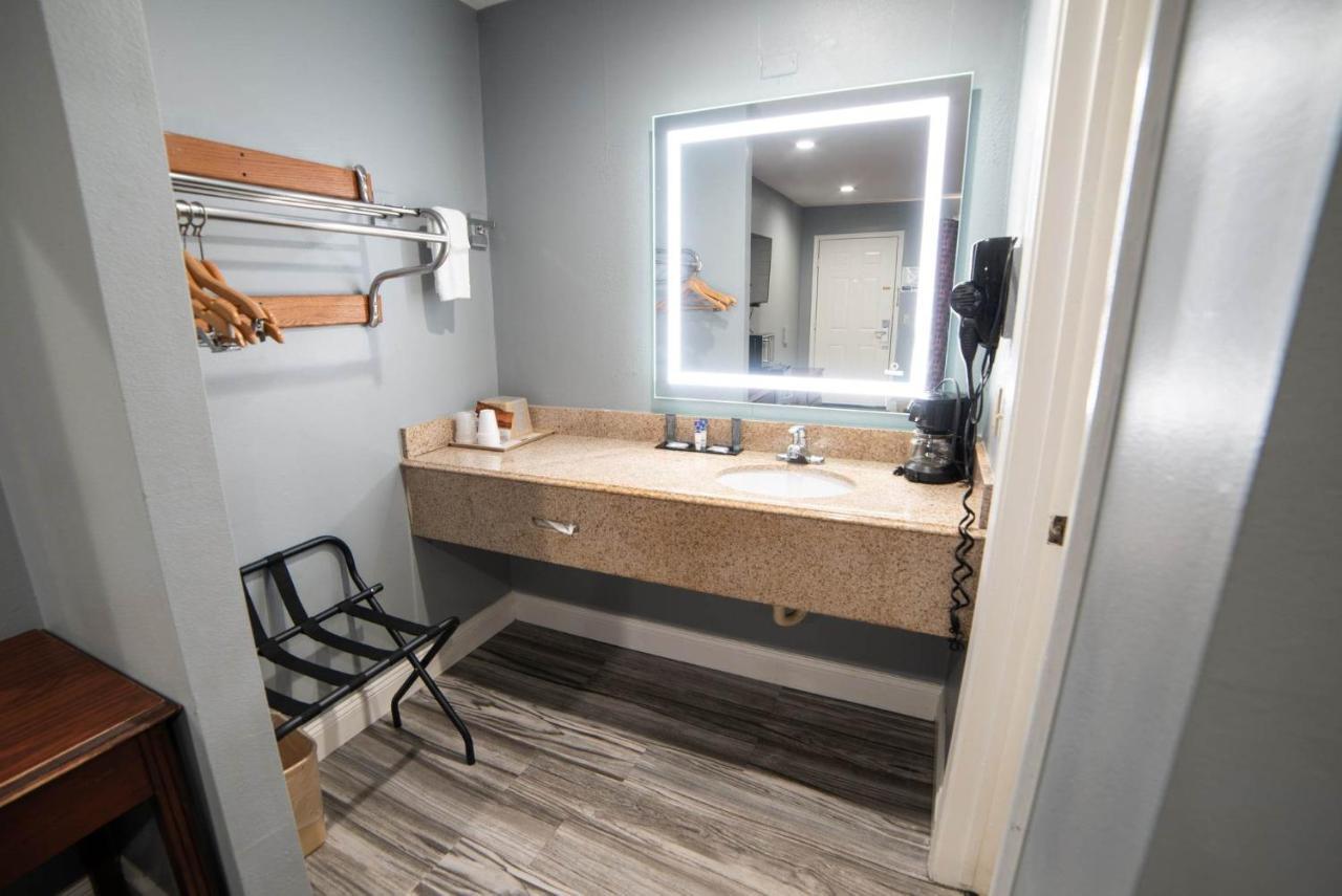 Americas Best Value Inn And Suites Siloam Springs Eksteriør bilde
